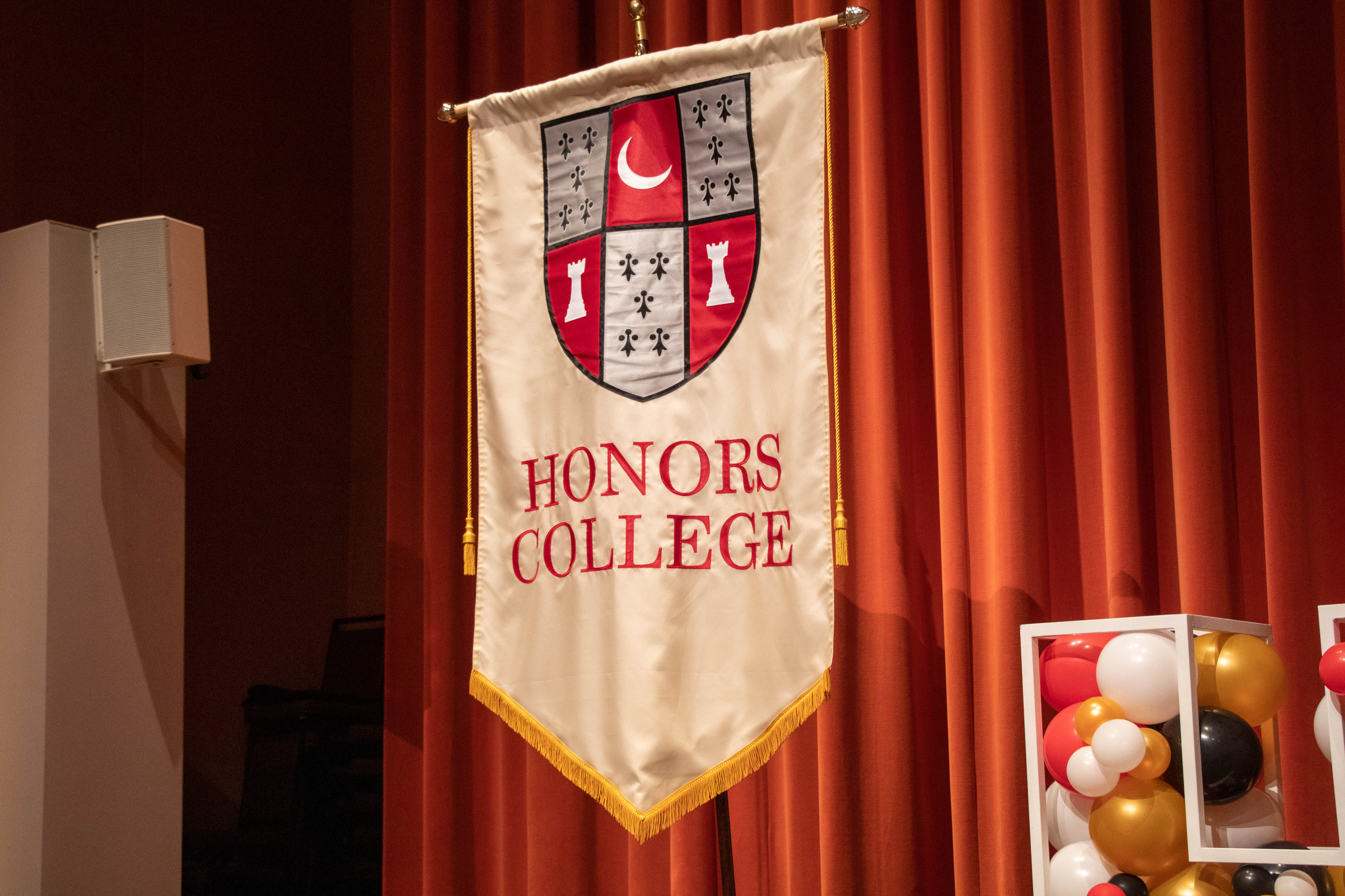 The Honors College flag 